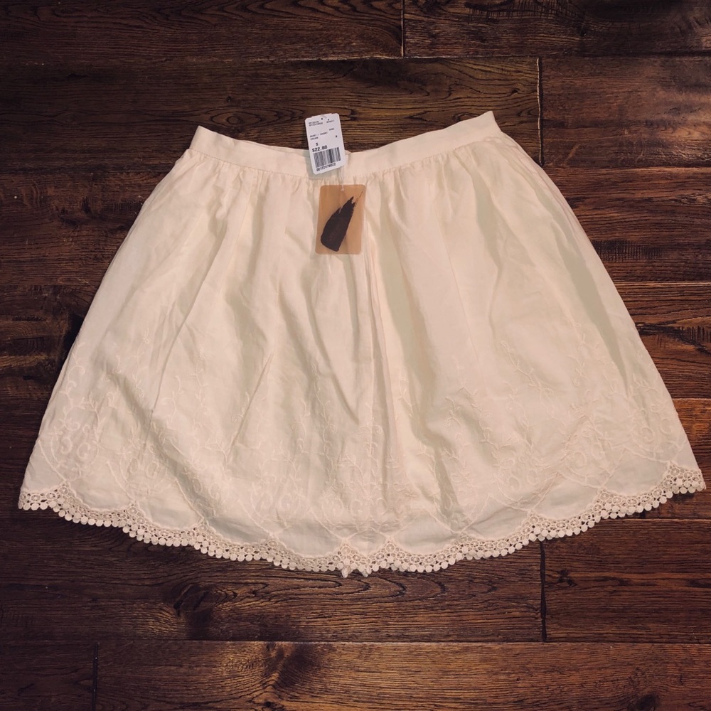 NWT Embroidered Cream/Off-white  Forever 21 Skirt